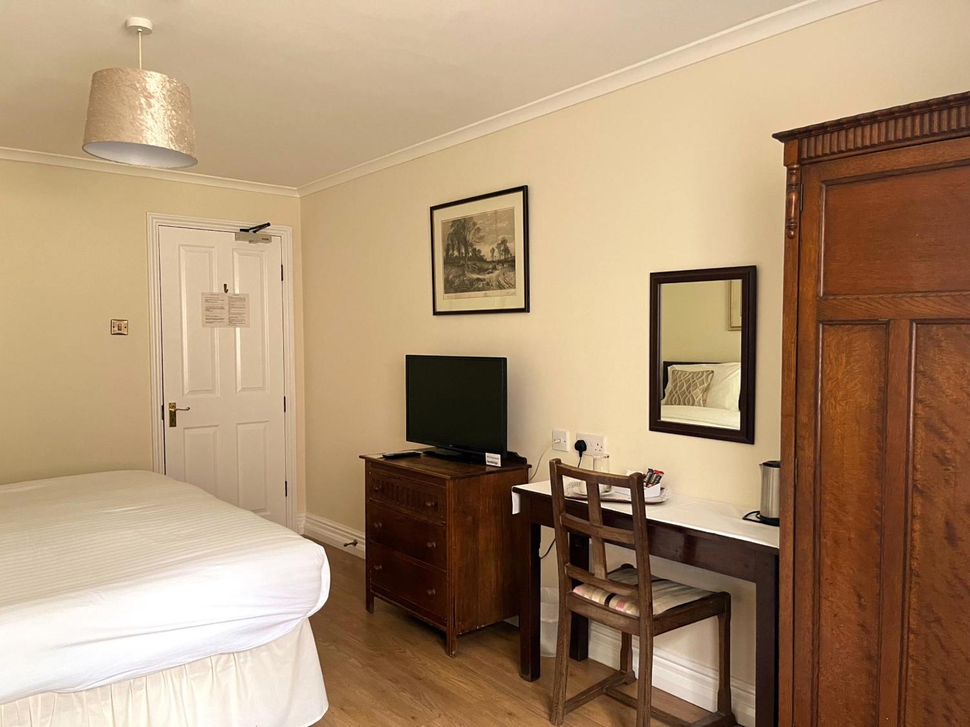 The Cottage Guest House Birchanger Экстерьер фото
