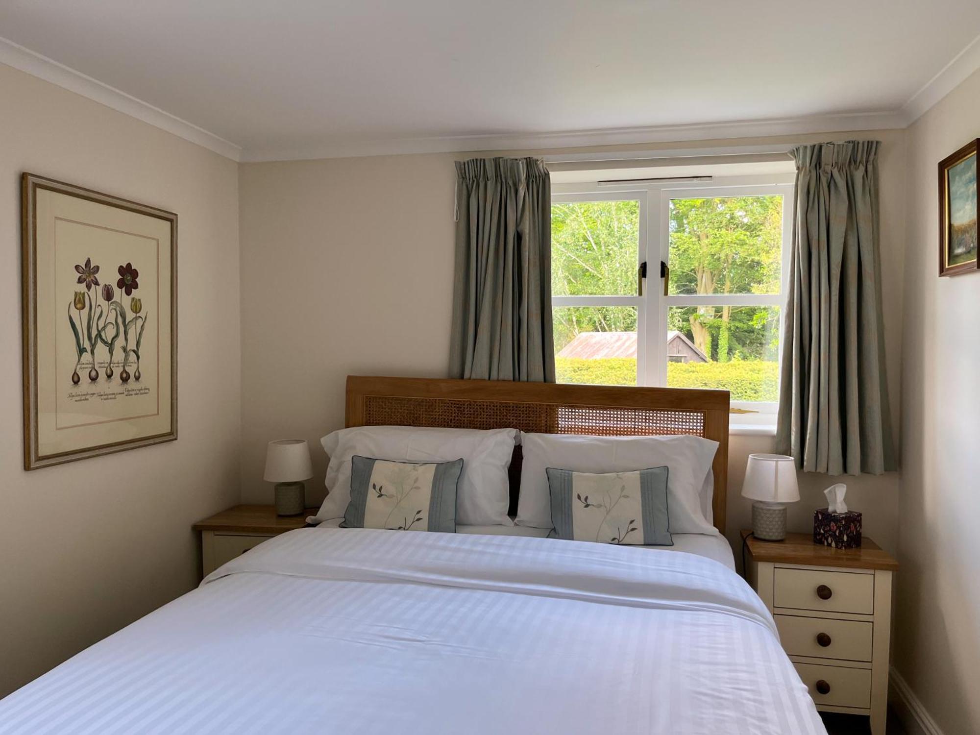 The Cottage Guest House Birchanger Экстерьер фото