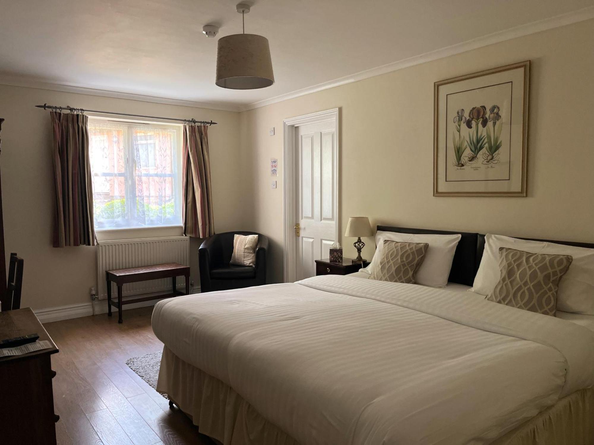 The Cottage Guest House Birchanger Экстерьер фото